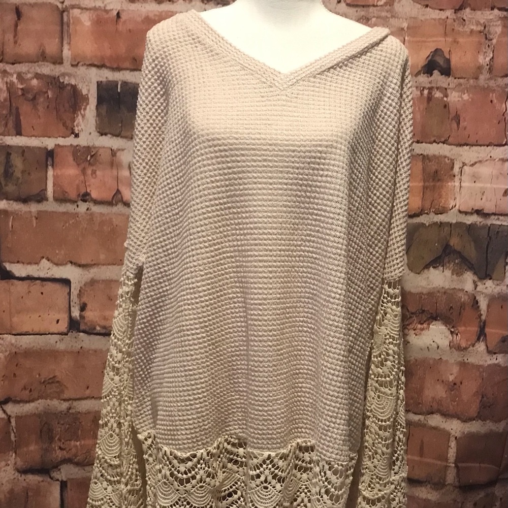 Boho waffle knit shirt with lace sleeves